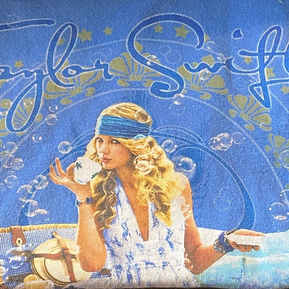 Taylor Shift Fearless Tour Concert T-shirt 2009 - Picture 1 of 7